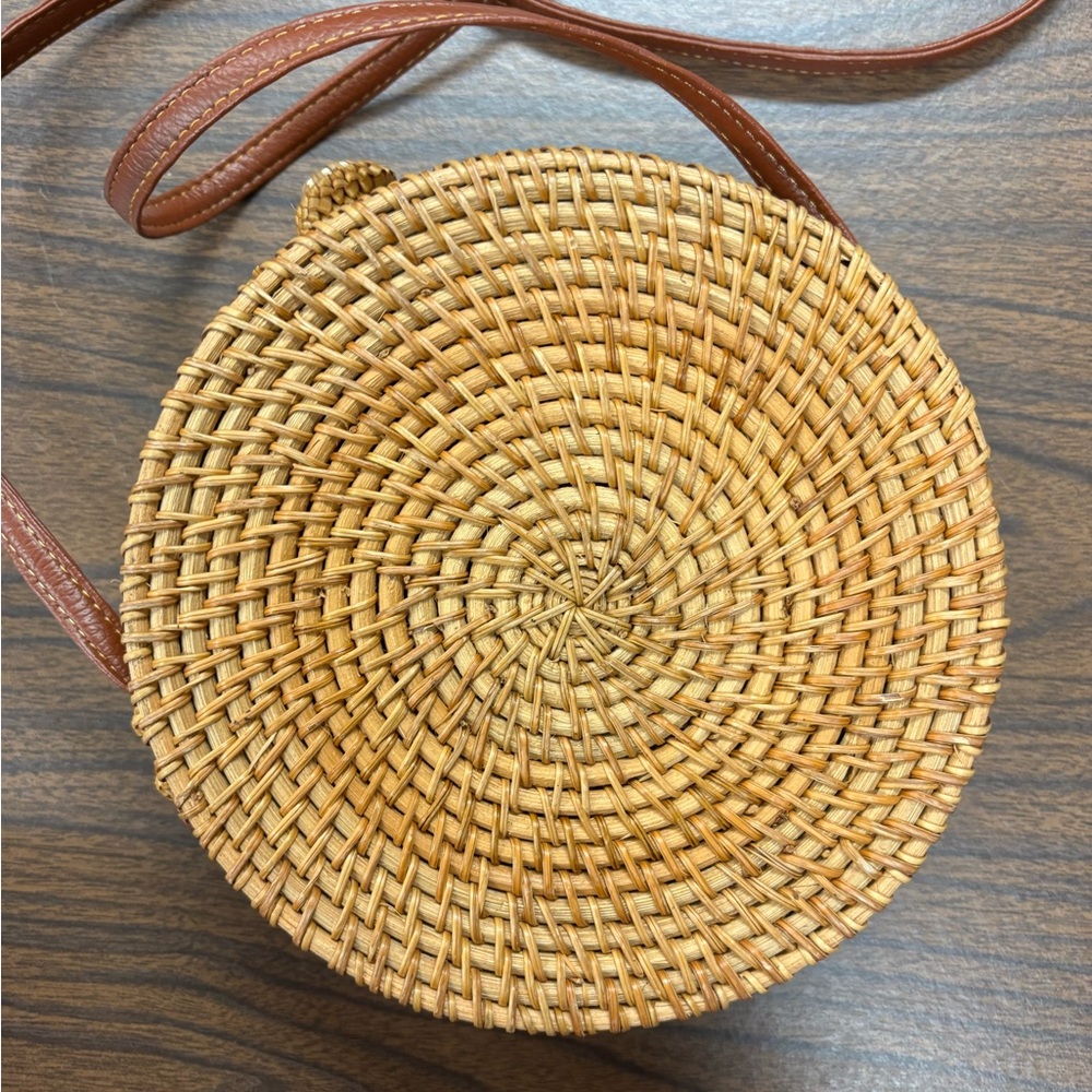Rattan Round Handbag with cross body strap - Picture 7 of 9